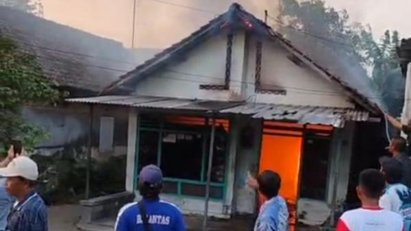 Api Membara, Rumah Supiah di Jombang Hangus Terbakar akibat Puntung Rokok