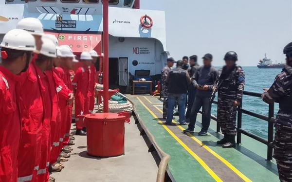 TNI AL Bongkar Dugaan Penyalahgunaan BBM Ilegal, Kapal Angkut 407 Ton Solar Diamankan di Semarang