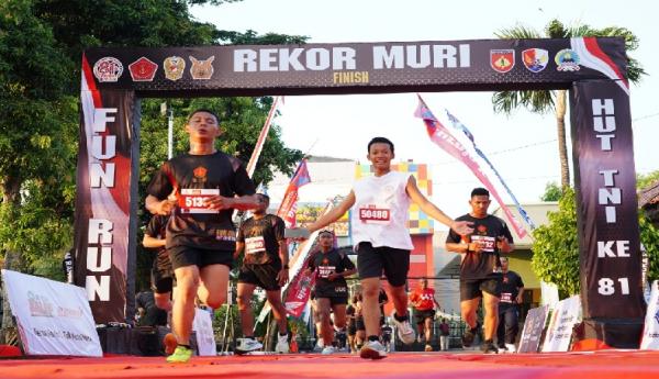 2.000 Pelari Ramaikan Fun Run HUT ke-81 TNI di Solo, Digelar Serentak di 27 Kota