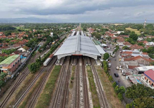 Berusia 139 Tahun, Stasiun Kroya Tetap Jadi Simpul Penting Perjalanan KA Selatan Jawa