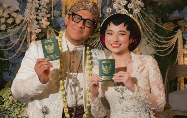 Perjalanan Cinta Andre Taulany dan Amanda Rigby, dari Chemistry di TV hingga Pelaminan