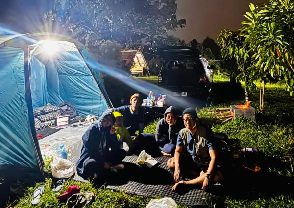 Dari Hujan ke Citylight, Kisah Camping Malam di Kaki Gunung Salak