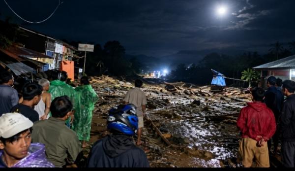 Banjir Bandang Terjang Kompleks Kantor Bupati Solok, Jalur Padang-Solok Sementara Tertutup