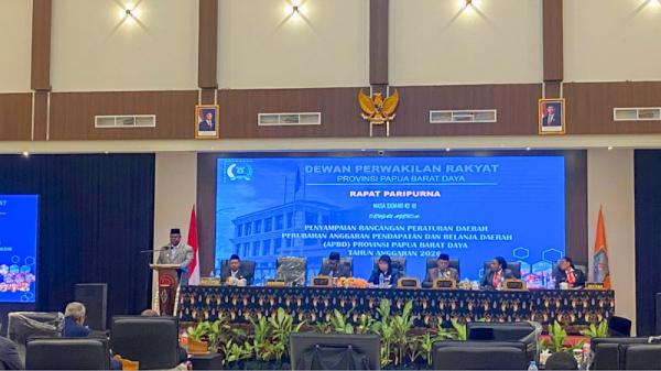 Pendapatan PBD Naik Rp202 Miliar, Belanja Modal Baru 12,6 Persen, Gubernur Elisa Kambu Bereaksi