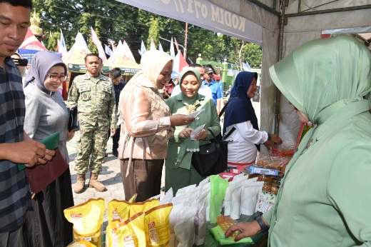 Semarak HUT ke 81 TNI, Kodim 0717 Grobogan Gelar Bazar UMKM, Pasar Murah, hingga Pengobatan Gratis