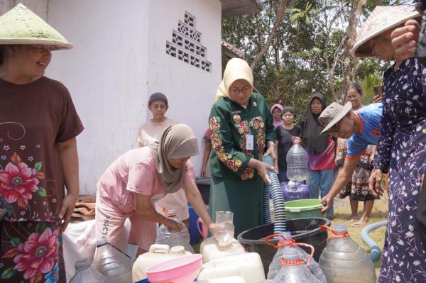 Krisis Air Bersih Meluas, 46 Desa di Kebumen Dapat Bantuan 337 Tangki