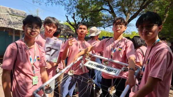 205 Siswa Terjun ke Laut Banyuwangi, Tanam Terumbu Karang dan Belajar Ekosistem