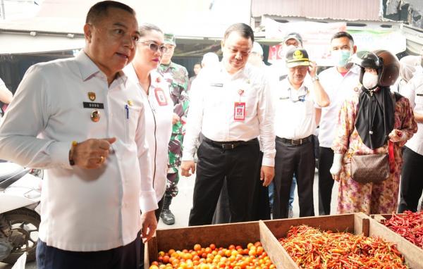 Harga Cabai Jadi Pemicu Inflasi, Pemkab Kapuas Turun Langsung Pantau Pasokan di Pasar