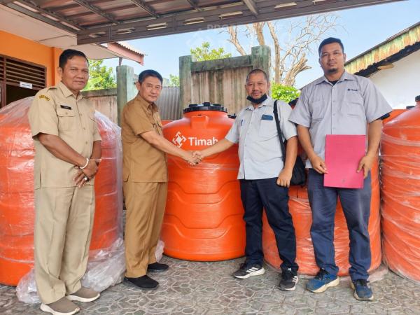 Krisis Air Bersih Melanda Mentok, Warga Kini Andalkan Tangki Bantuan