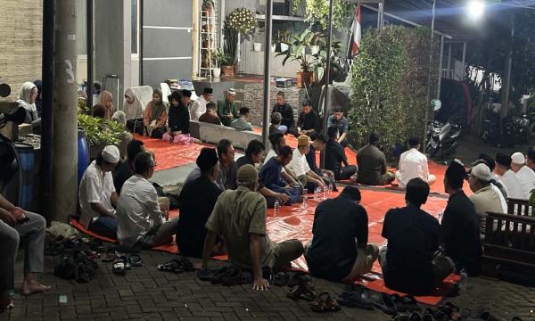 Harapan dan Doa Mengalir di Kediaman Jurnalis iNews Yudistiro Pranoto