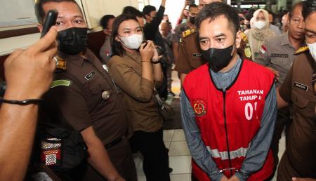 Sahroni Minta Pembebasan Bersyarat Bechi Dikaji Ulang: Jangan Sakiti Korban Dua Kali!