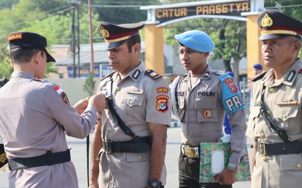 Tiga Jabatan Strategis Polres Sumba Timur Berganti, Kapolres Minta Pejabat Baru Segera Beradaptasi