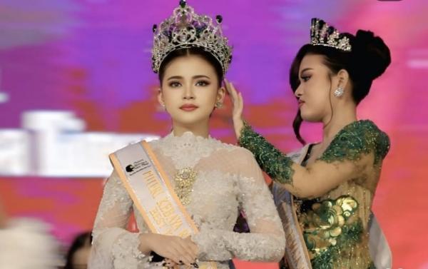 Siswi SMAN 5 Surabaya Raisya Narraya Raih Gelar Puteri Kebaya Jawa Timur 2026