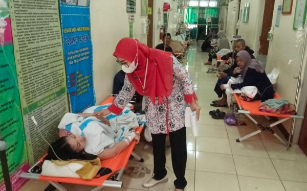 276 Korban Keracunan MBG Masih Dirawat, RSUD Batang Penuh hingga Pasien Dirawat di Ruang Seadanya