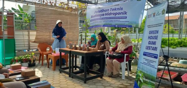 Tingkatkan Ketahanan Pangan, BMM Latih KWT Gumi Lestari Budidaya Hidroponik
