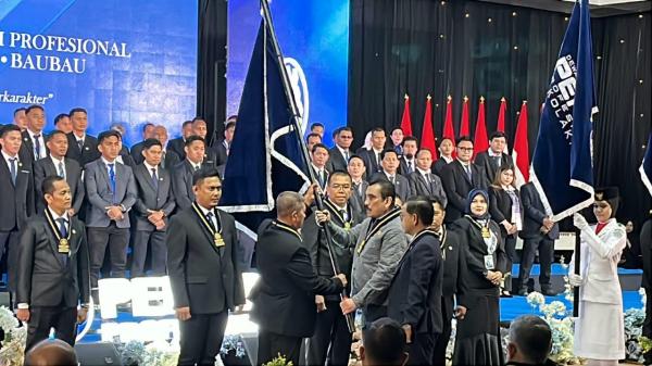 Harris Arthur Hedar Lantik 120 Pengurus Peradi Profesional di Sultra: Advokat Lebih Dekat ke Publik