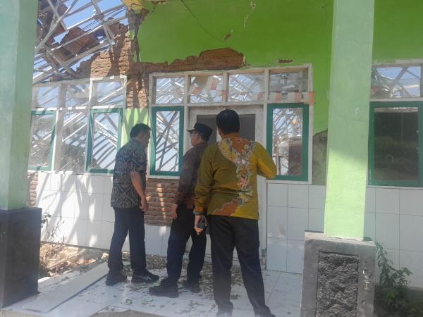 Diterjang Cuaca Ekstrem, Gedung SDN Banyuwulu 4 Rusak Berat, Perbaikan Dianggarkan Rp456 Juta