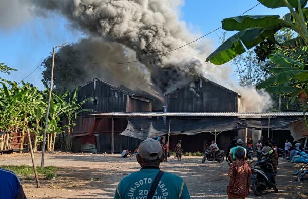 Gudang Oven Tembakau di Sukosewu Bojonegoro Terbakar, Kerugian Capai Rp60 Juta