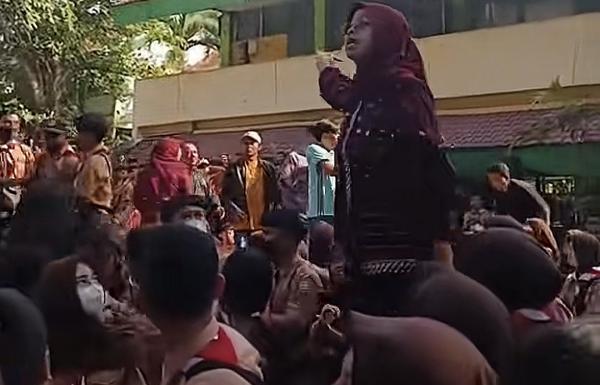 Kepala Sekolah Diduga Pukul Siswa, Wali Murid Datangi SMPN 18 Malang