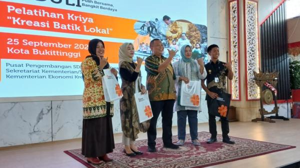 Pelatihan Batik Kemen Ekraf Digelar di Bukittinggi, Peserta Terbaik Berpeluang Residensi di Solo