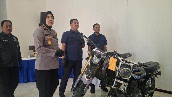 Pasutri Boncengan Motor Jualan Narkoba di Ungaran, Polisi Sita 1,72 Gram Sabu