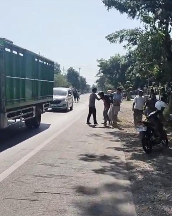 Dua Orang Terduga Pelaku Spesialis Jambret Kalung Emas Babak Belur Dihajar Massa