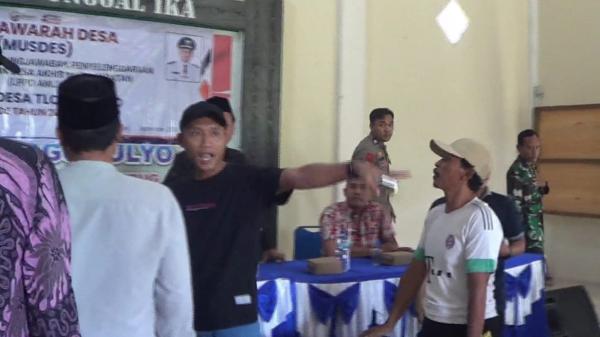 Musdes Tlogomulyo Grobogan Ricuh! Warga Hentikan Penandatanganan LPPD AMJ Kades