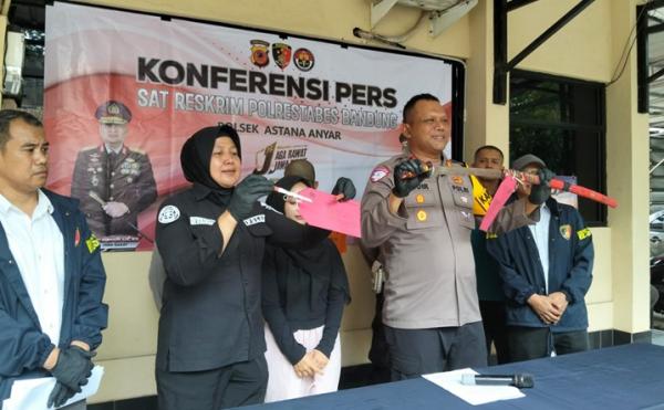 Tepergok Dorong Motor, Pencuri Bersenjata Samurai Ditangkap Anggota Polsek Astanaanyar