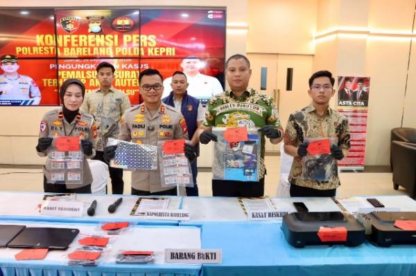 Polisi Gadungan di Batam Jual SIM C Palsu, Dibanderol Rp600.000