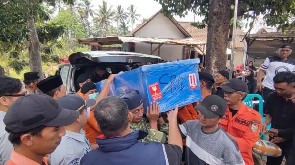 Jenazah Korban KM Virgo Tiba di Boyolali, Tangis Keluarga Pecah