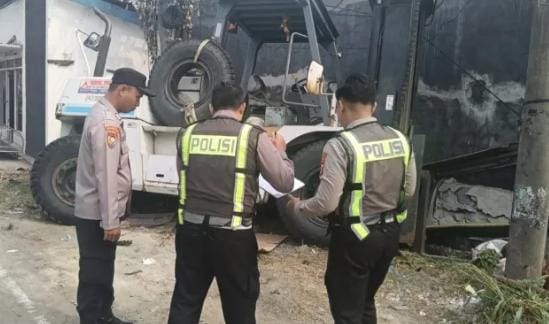 Tabrakan Motor dan Forklift di Cikande, Pasutri Tewas