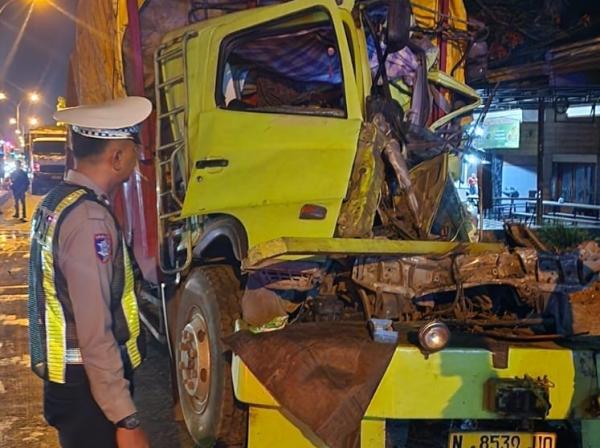 Tabrakan Beruntun 4 Kendaraan di Dekat Lamongan, Pemotor Meninggal Dunia