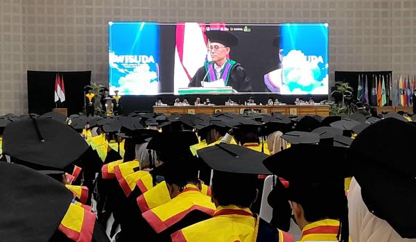 4 Mahasiswa Asing dari 3 Negara Diwisuda UMS, Ada dari Madagaskar hingga Kenya