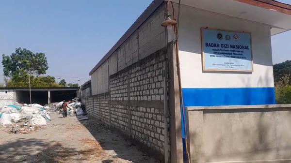 Bangunan SPPG di Blora Berdampingan dengan Gudang Rongsokan, Jadi Sorotan Warga