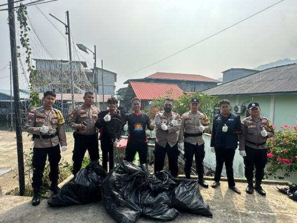 Hari Pariwisata Sedunia, Polsek Siantan Ajak Warga Stop Buang Sampah ke Laut