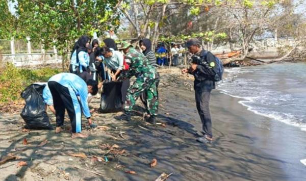513 Kilogram Sampah Diangkut dari Aksi Bersih-Bersih Pesisir Pelabuhan Kendal