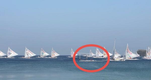 80 Perahu Dilepas, 1 Kapal Langsung Terbalik Awal Etape Pamboang-Polman Sandeq Silumba