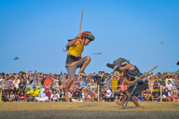 Ujungan, Tradisi Adu Rotan di Banjarnegara untuk Memohon Hujan dan Lestarikan Budaya Leluhur