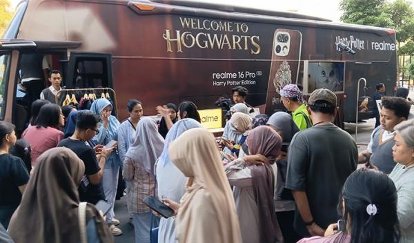 Antusiasme Ratusan Pengunjung Merasakan Pengalaman Dunia Sihir Hogwarts di Pop-Up Bus