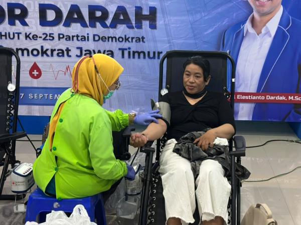 Donor Darah Serentak di 38 DPC Demokrat Jatim, Targetkan 2.400 Pendonor