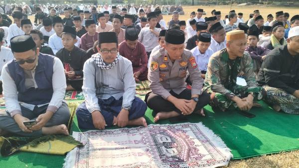 Kemarau Berkepanjangan, Warga dan Aparat di Polewali Bersatu dalam Doa