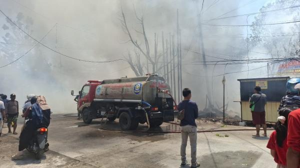 Gudang Rongsokan di Jalan Pahlawan Lamongan Ludes Terbakar, Kerugian Rp50 Juta