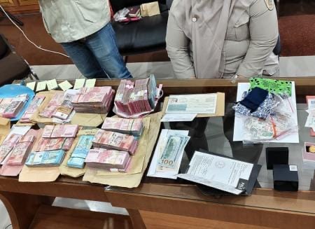 Geledah BPN Jatim, KPK Sita Uang Asing hingga Perhiasan Diduga Emas