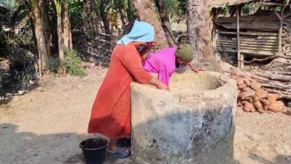 4 Bulan Kemarau, Warga Cikeusik Pandeglang Antre 24 Jam Demi 20 Liter Air