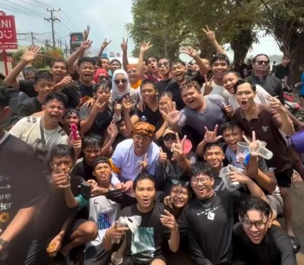 Tenggarong Jadi Lautan Manusia saat Belimbur, Rendi Solihin Taksir Lebih dari 50 Ribu Orang