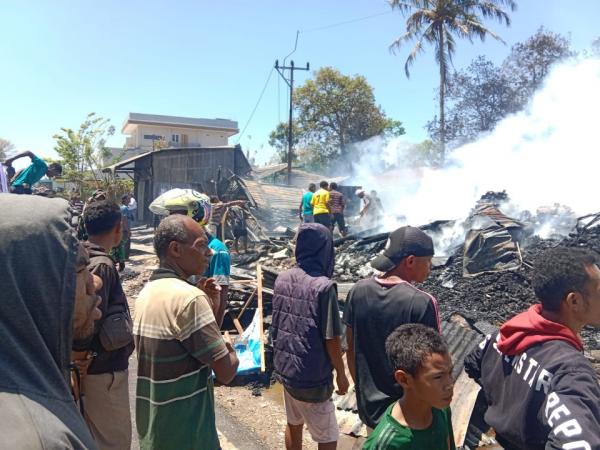 6 Unit Bangunan Usaha dan Rumah Warga di TTS Ludes Terbakar, Polisi Olah TKP