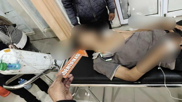 Duduk Ngopi Berujung Penikaman, Remaja 17 Tahun Ditusuk Badik di Tumpiling Polman