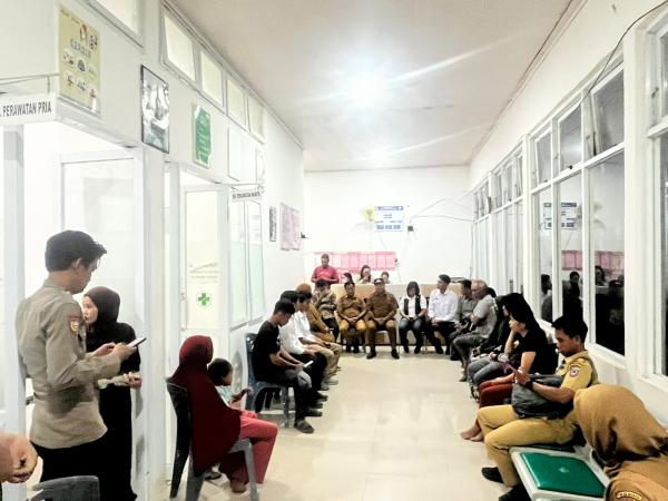 Jenguk Siswa Keracunan MBG, Bupati Mamasa Minta SPPG Tabulahan Setop Beroperasi-Tanggung Biaya