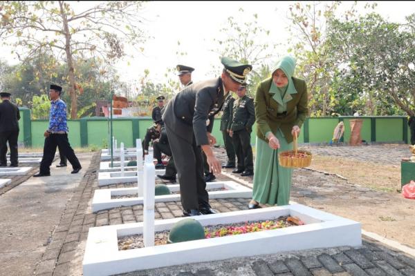Kodim Blora Ziarah dan Tabur Bunga di TMP Wira Bhakti