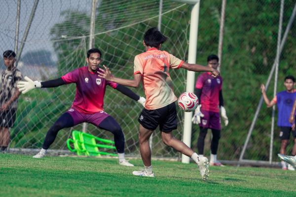 Dipanggil Timnas U-20, Deva Absen Saat Kendal Tornado FC Hadapi Persis Solo